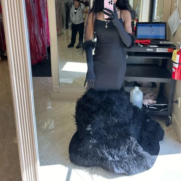 Black dress , small , feathers